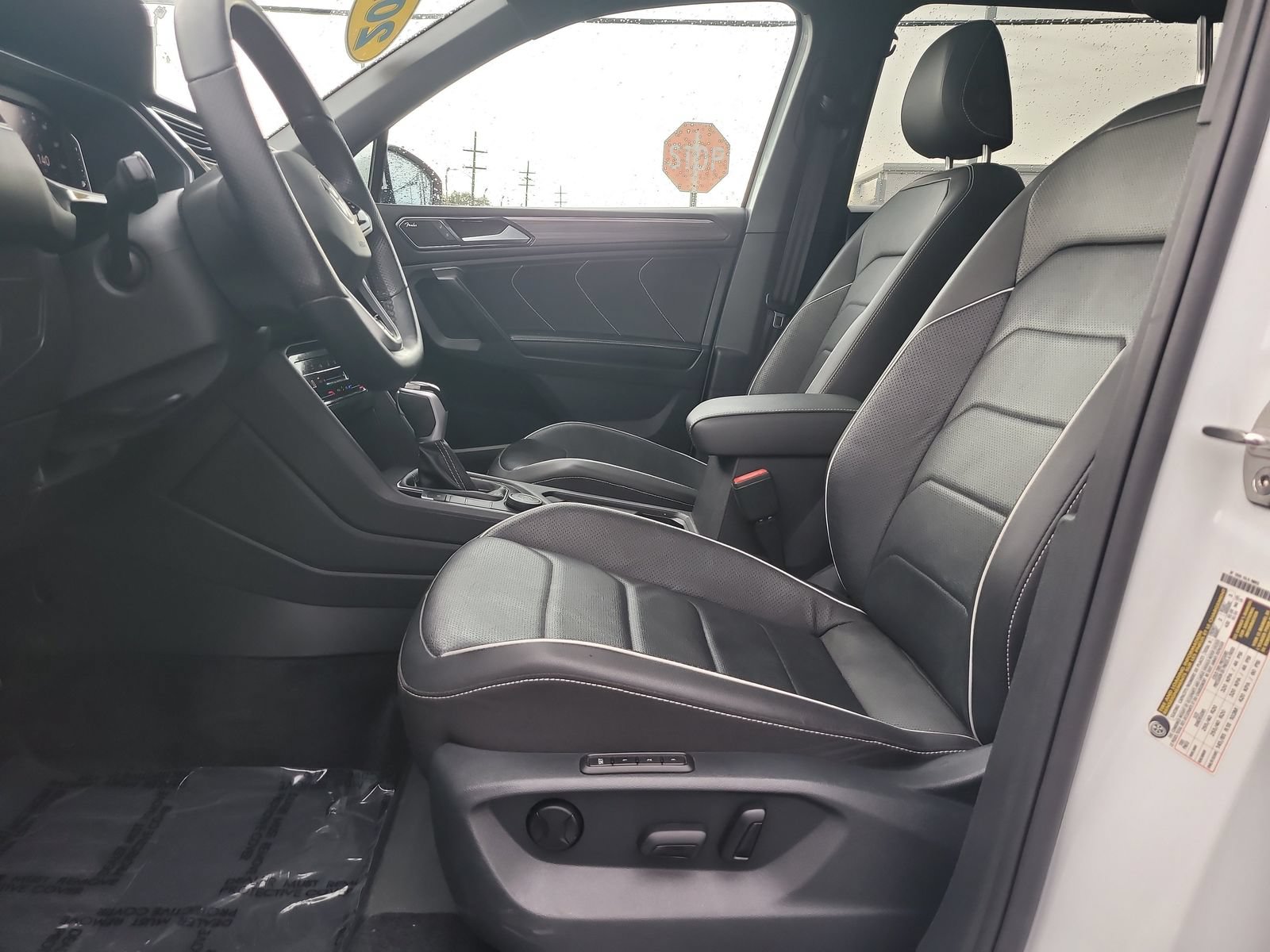Used 2023 Volkswagen Tiguan SEL R-Line AWD/4WD image 15