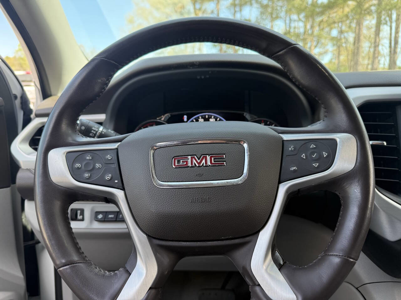 Used 2022 GMC Acadia SLT w/ Technology Package image 11