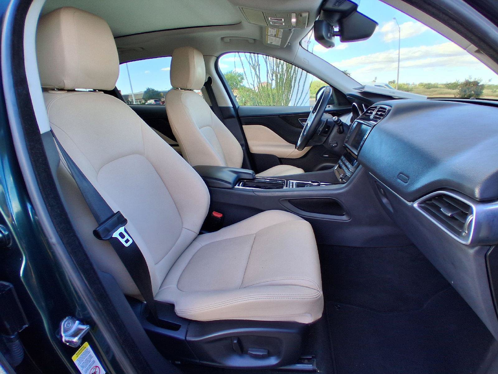 Used 2018 Jaguar F-PACE Premium AWD/4WD image 31