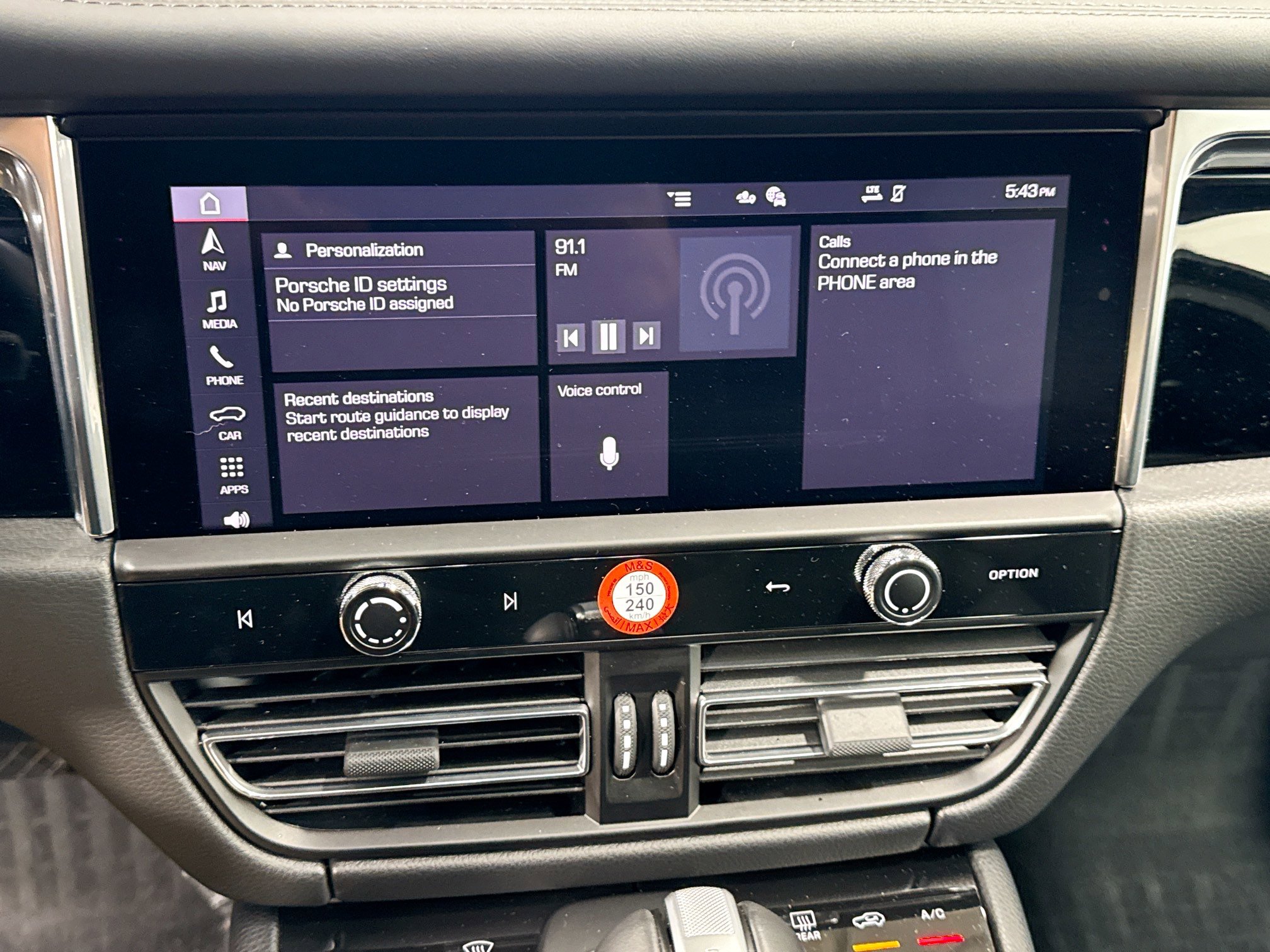 Certified 2026 Porsche Macan AWD/4WD image 29