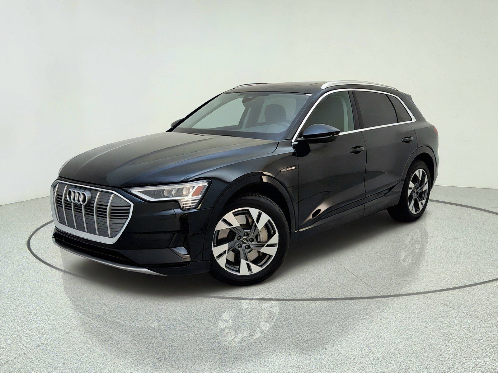 Used 2023 Audi e-tron Premium Plus w/ Premium Plus Package AWD/4WD image 1