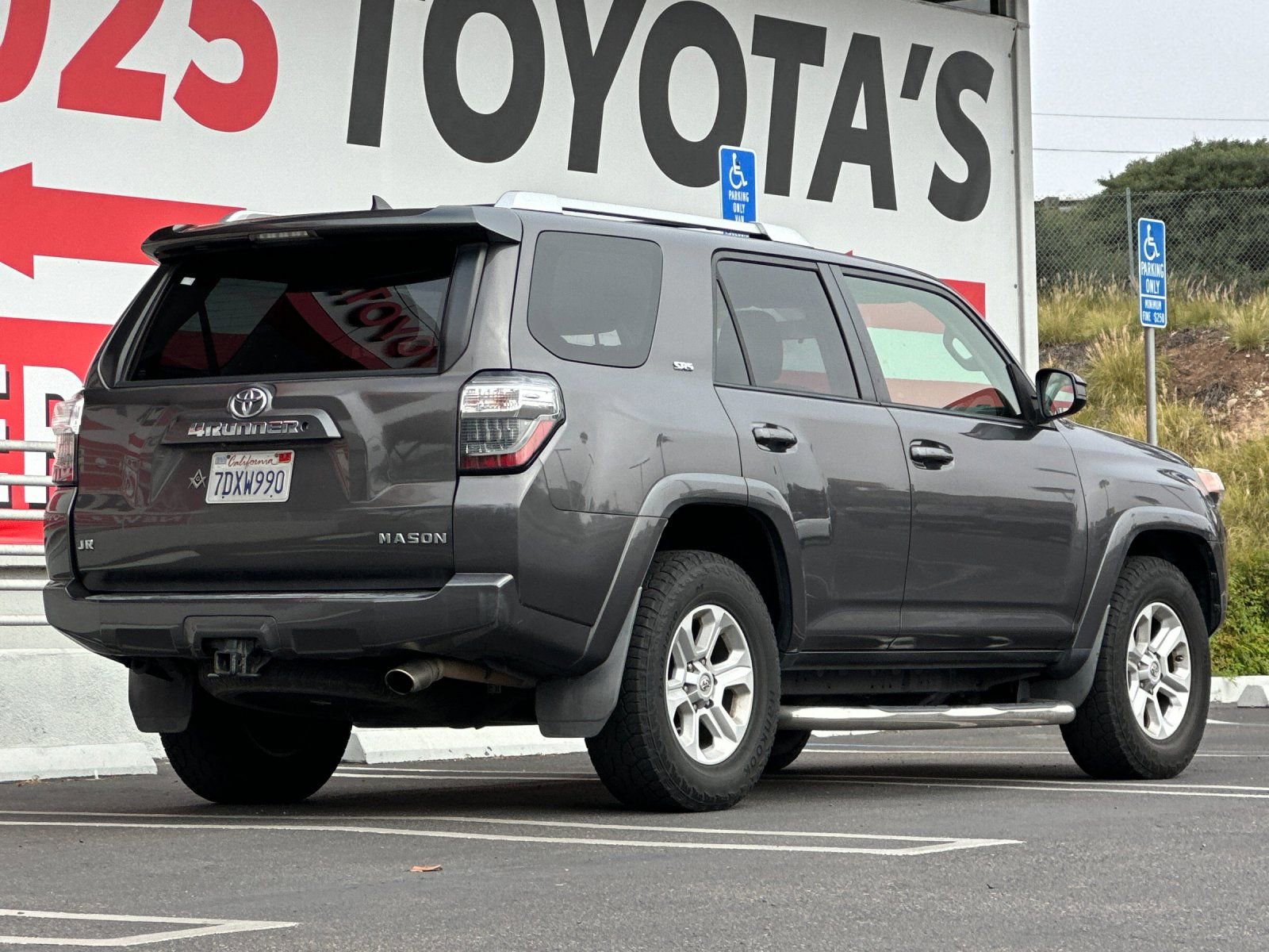 Used 2014 Toyota 4Runner SR5 image 5