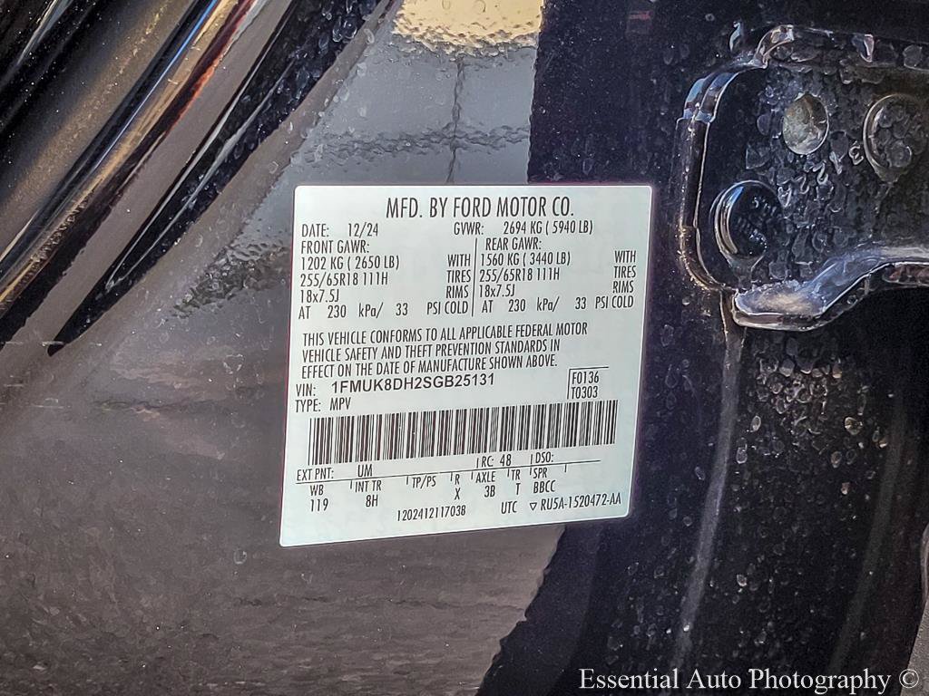 Used 2025 Ford Explorer Active AWD/4WD image 37