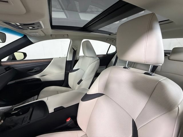 Certified 2024 Lexus ES 350 w/ Premium Package FWD image 17