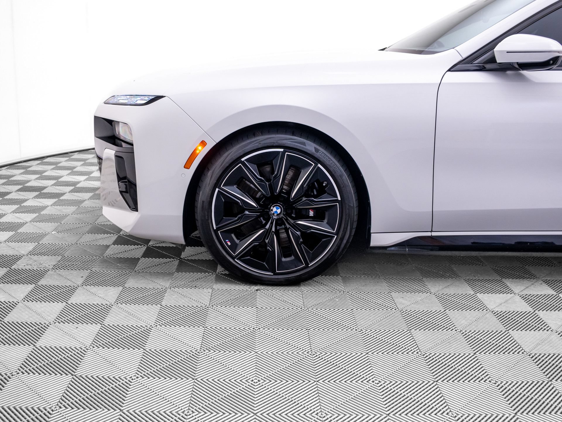 Certified 2023 BMW i7 xDrive60 AWD/4WD image 37