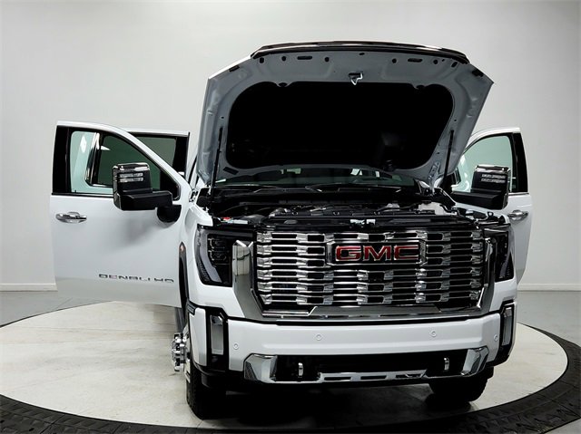 New 2026 GMC Sierra 3500 Denali w/ Denali Reserve Package image 10