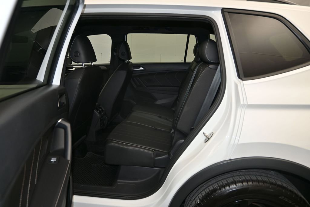Used 2023 Volkswagen Tiguan SE R-Line FWD image 21