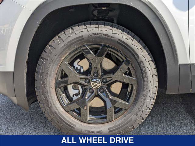 New 2024 Volkswagen Atlas Peak Edition SEL image 6