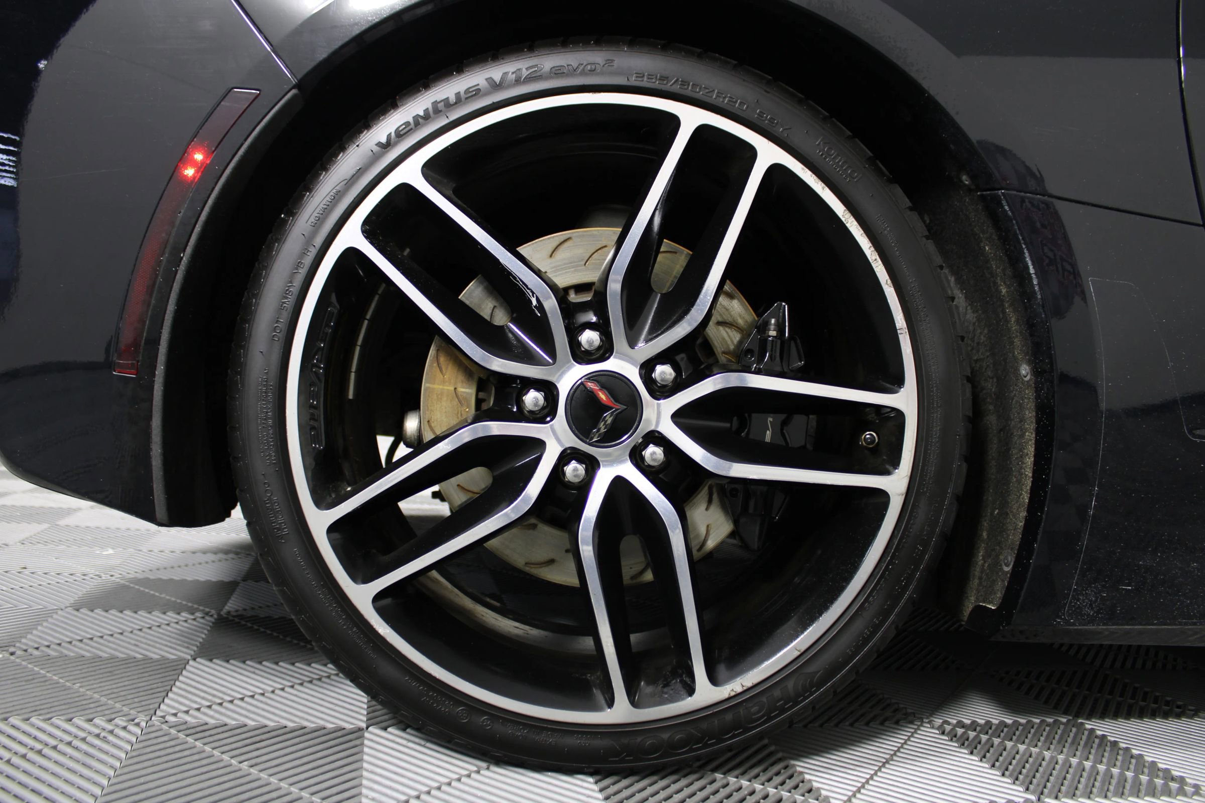 Used 2017 Chevrolet Corvette Stingray Coupe w/ Carbon Flash Badge Package image 39