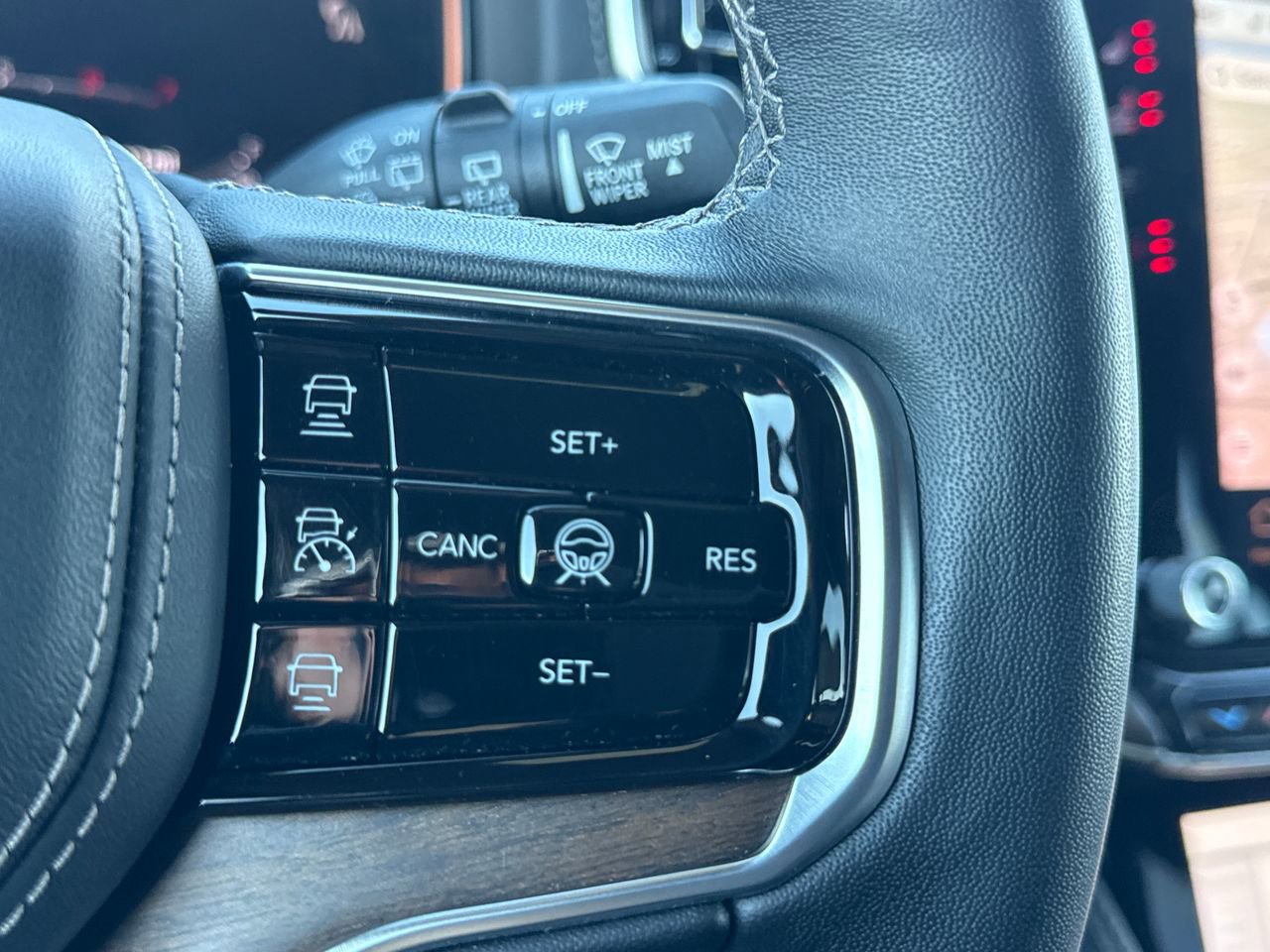 Used 2024 Jeep Grand Wagoneer Series II w/ Convenience Group III image 34