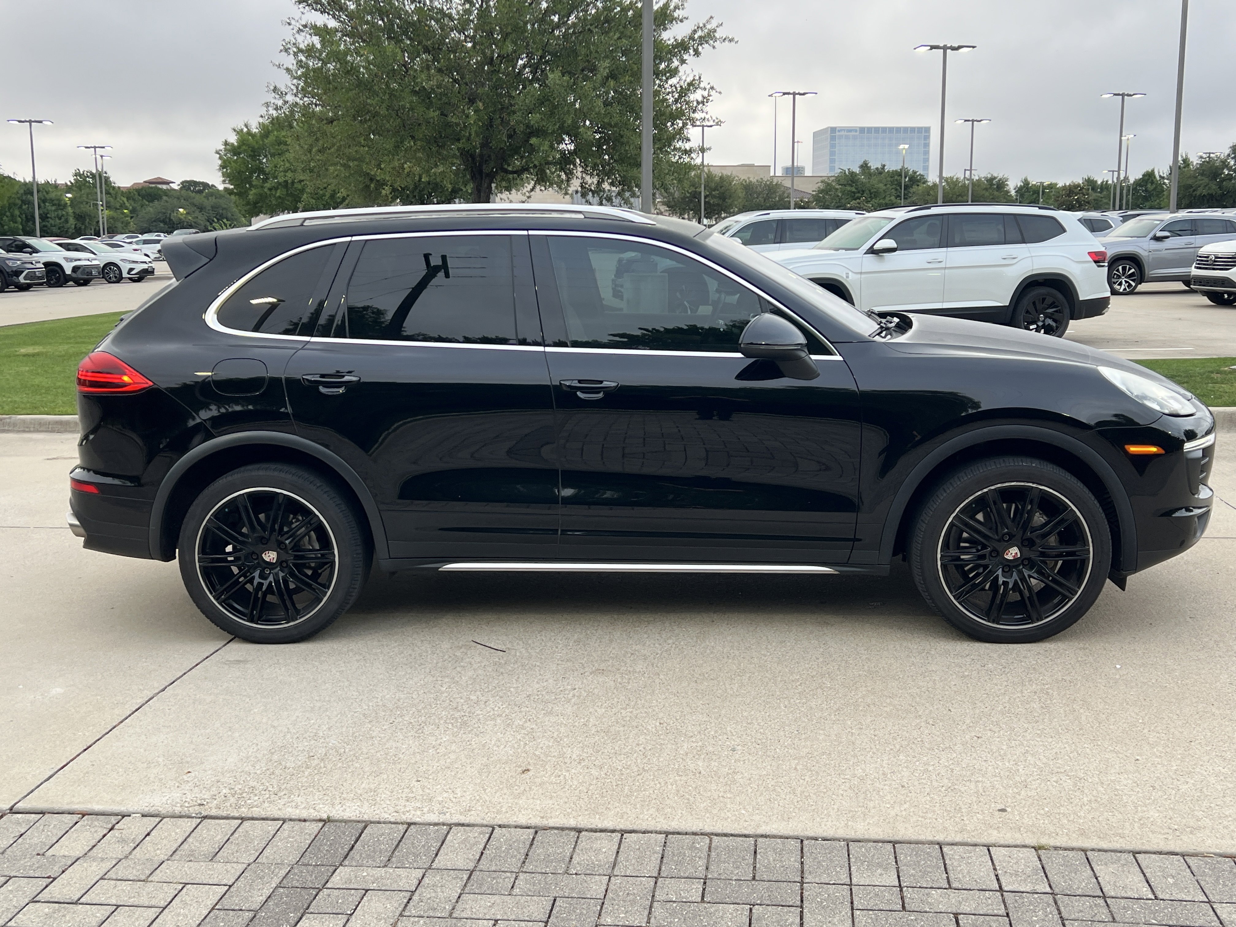 Used 2018 Porsche Cayenne S AWD/4WD image 9