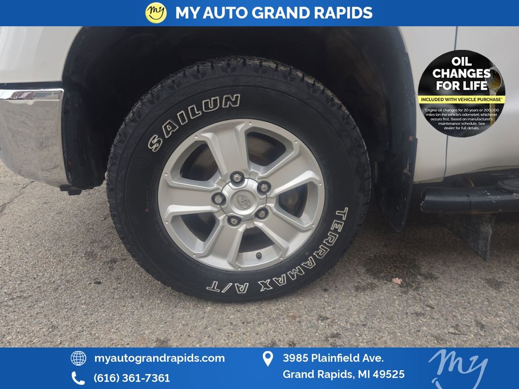 Used 2018 Toyota Tundra SR5 AWD/4WD image 25