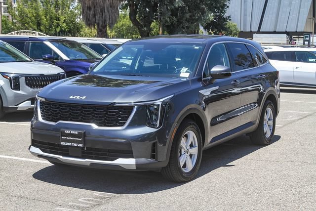 Certified 2024 Kia Sorento LX FWD image 5