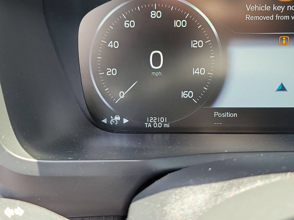 Used 2020 Volvo XC90 T6 Momentum AWD/4WD image 12