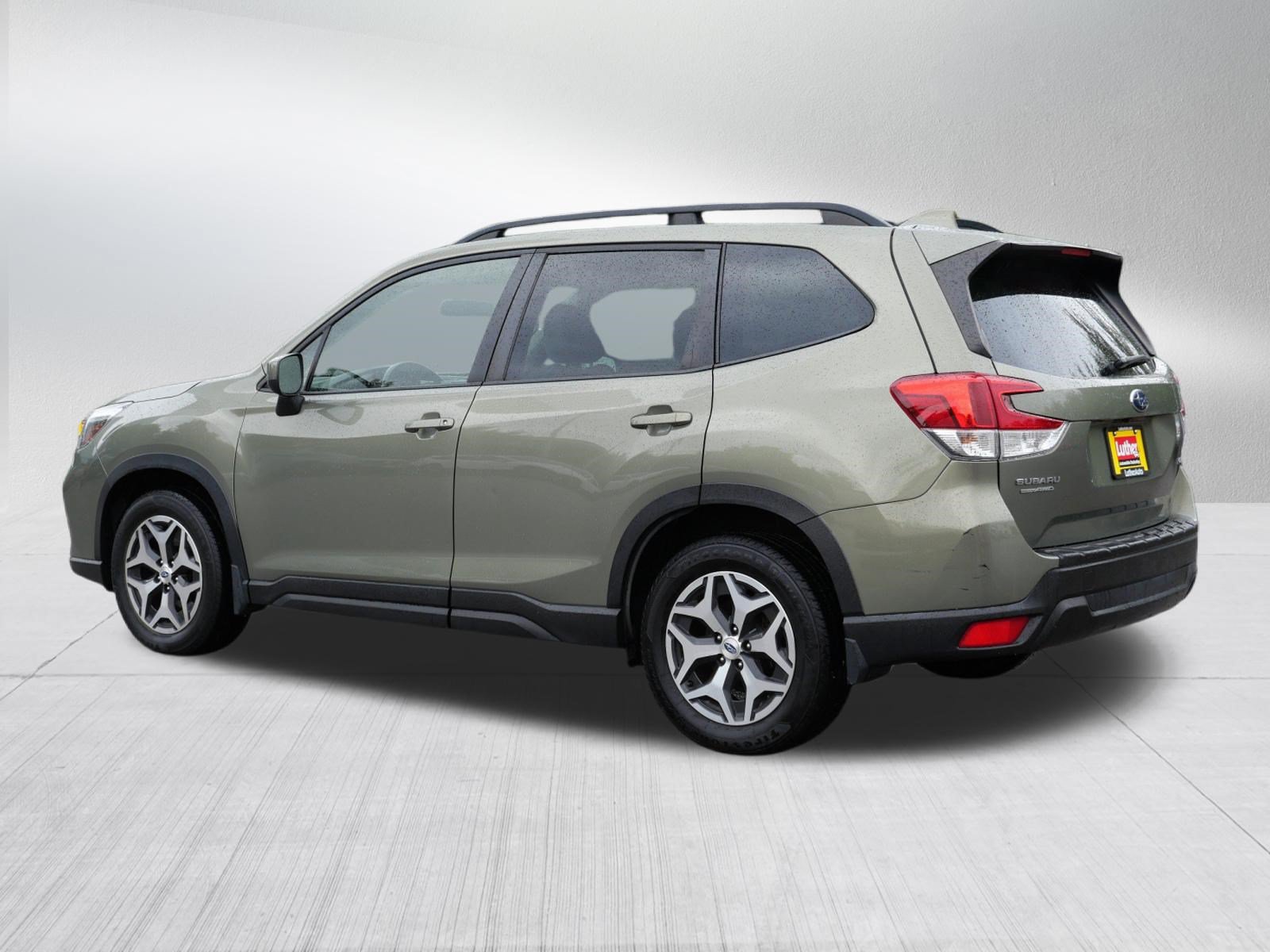 Used 2021 Subaru Forester Premium AWD/4WD image 5
