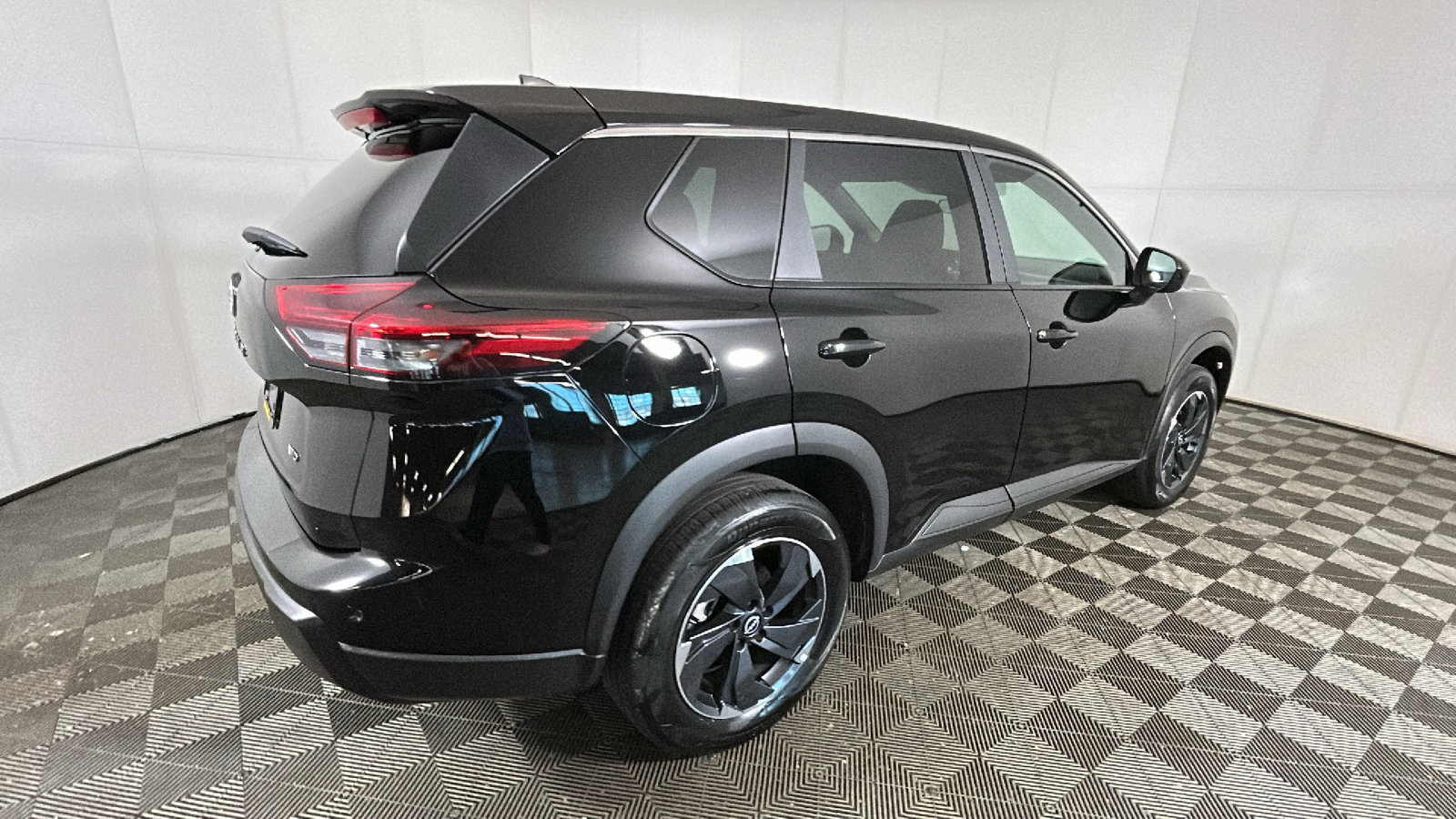 Used 2026 Nissan Rogue SV AWD/4WD image 3