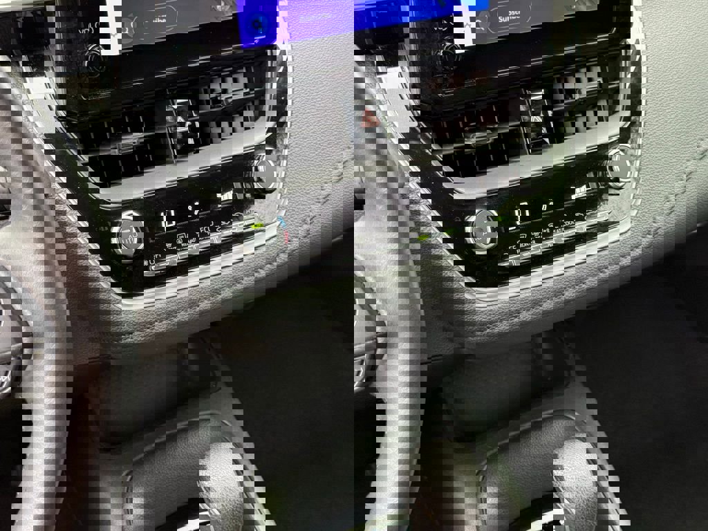 Used 2024 Toyota Corolla SE image 30