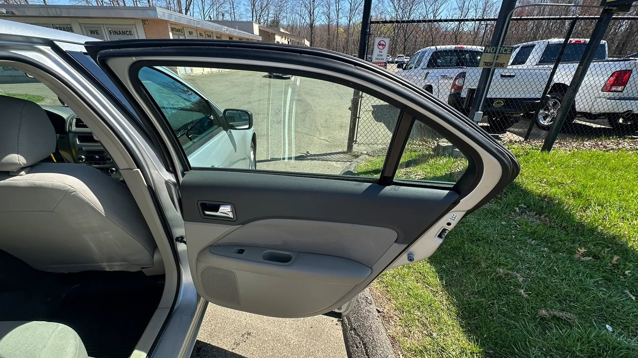 Used 2011 Ford Fusion S image 28