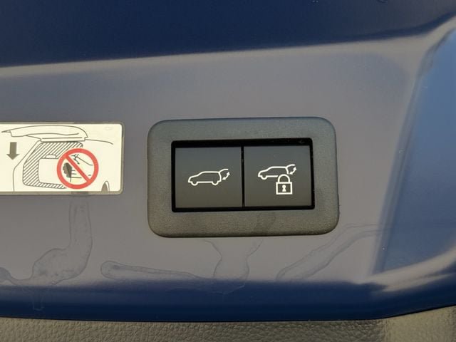 New 2026 Toyota Prius Plug-In Hybrid FWD image 31