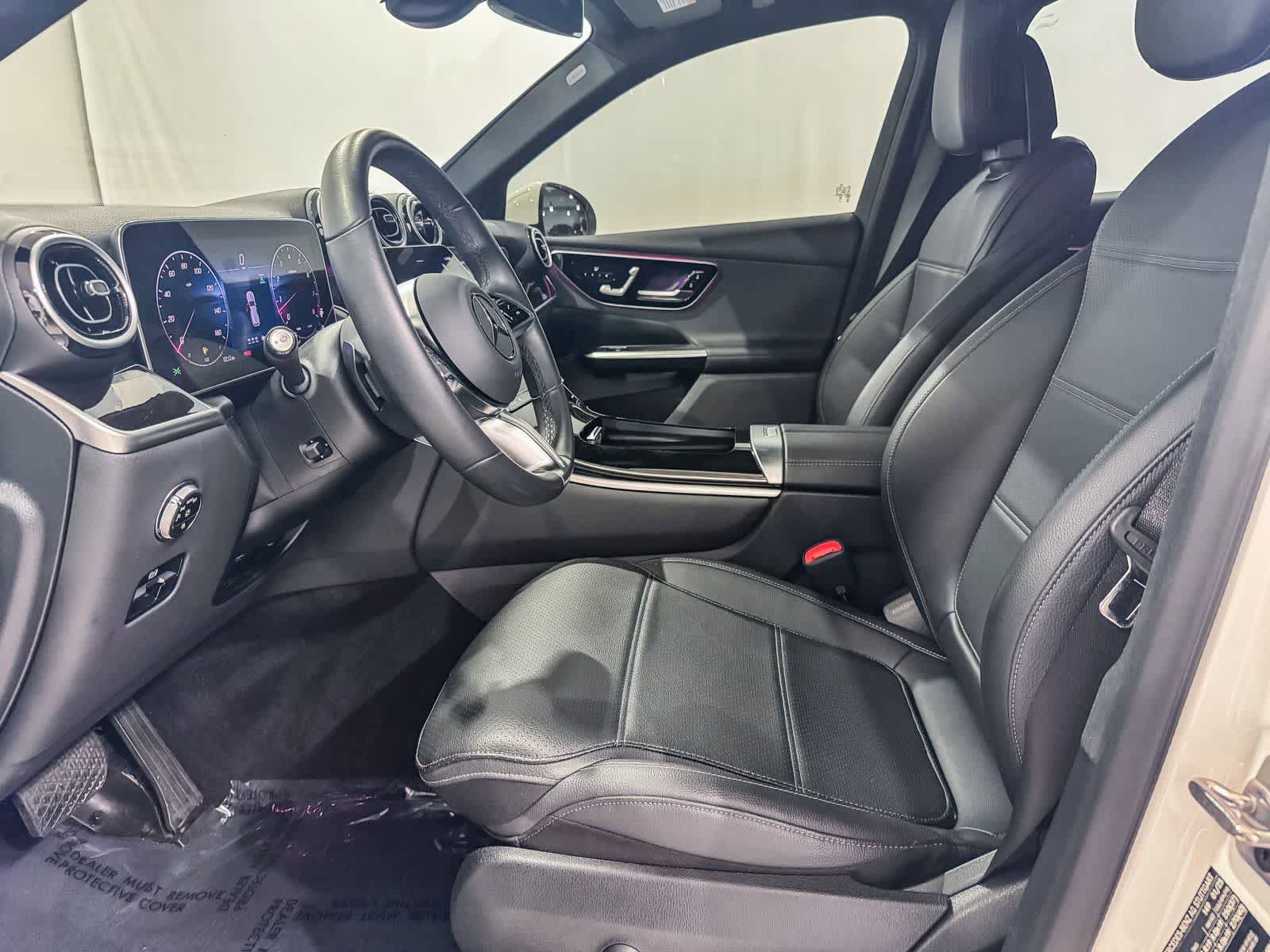 Used 2025 Mercedes-Benz GLC 300 image 18