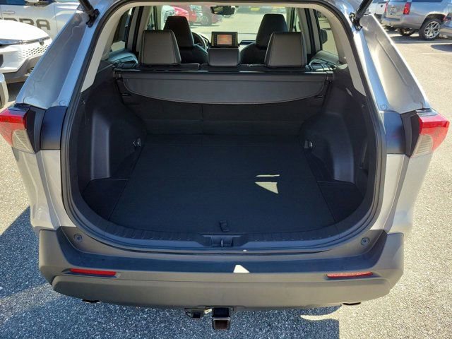Used 2021 Toyota RAV4 XLE Premium image 19