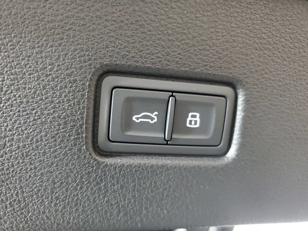 Used 2024 Audi SQ5 Premium Plus AWD/4WD image 9