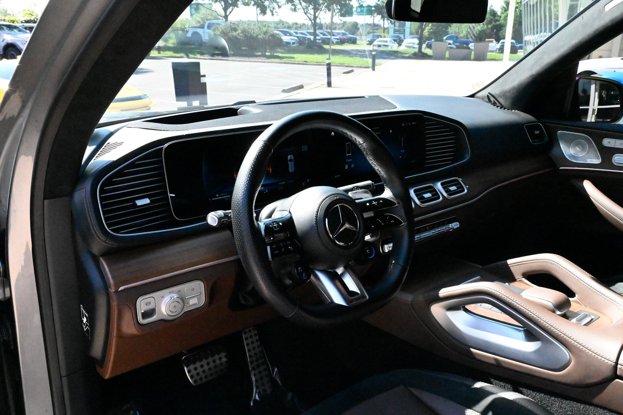 Used 2024 Mercedes-Benz GLS 63 AMG 4MATIC image 16