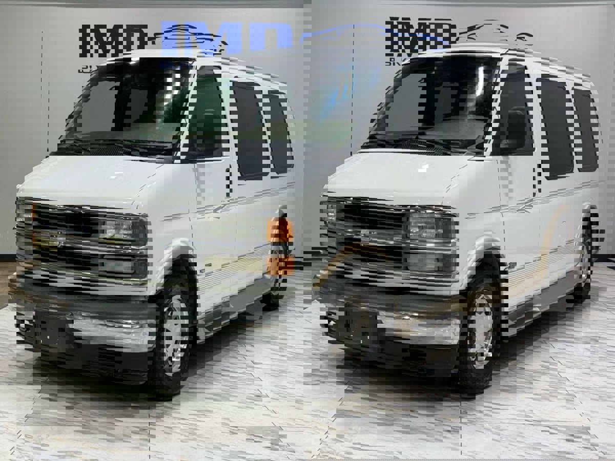 Used 2002 Chevrolet Express 1500 w/ LS Preferred Equipment Group image 2