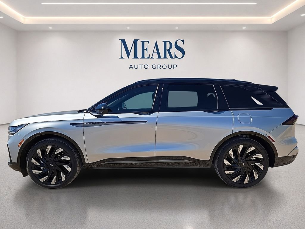 Used 2026 Lincoln Nautilus Reserve AWD/4WD image 2