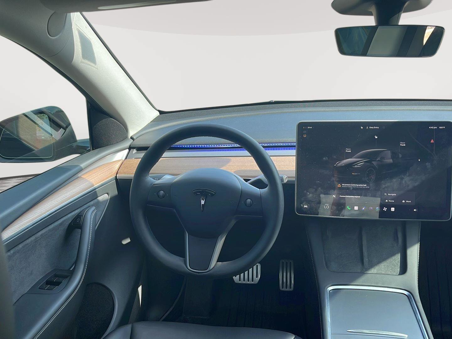 Used 2025 Tesla Model Y Performance AWD/4WD image 17