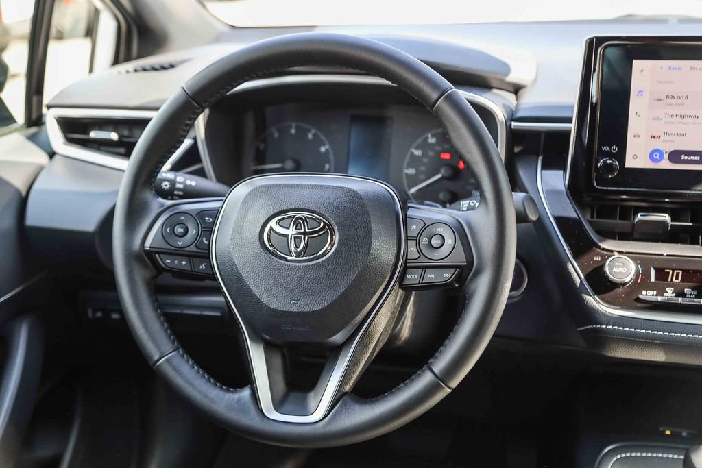 Used 2026 Toyota Corolla SE FWD image 16