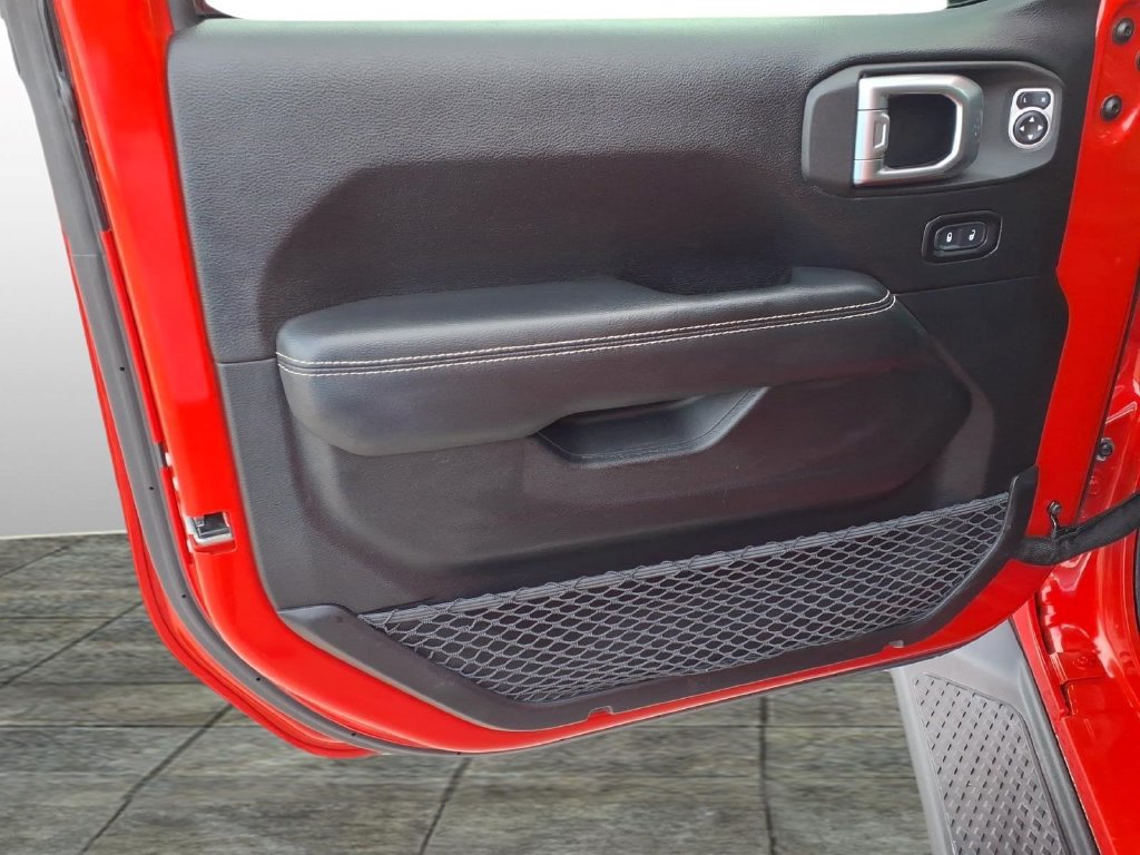 Used 2020 Jeep Gladiator Overland AWD/4WD image 11