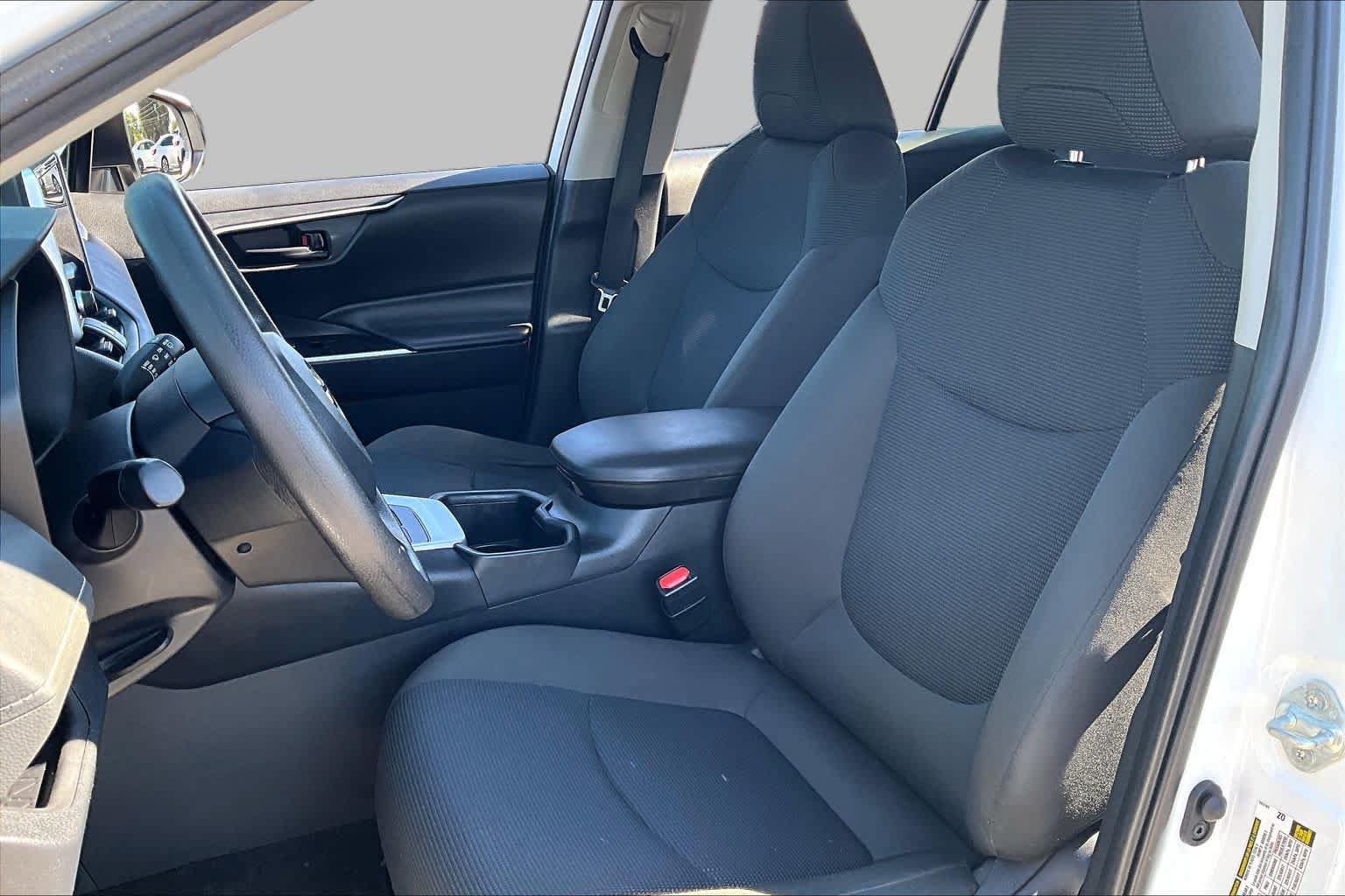 Certified 2024 Toyota RAV4 LE AWD/4WD image 7