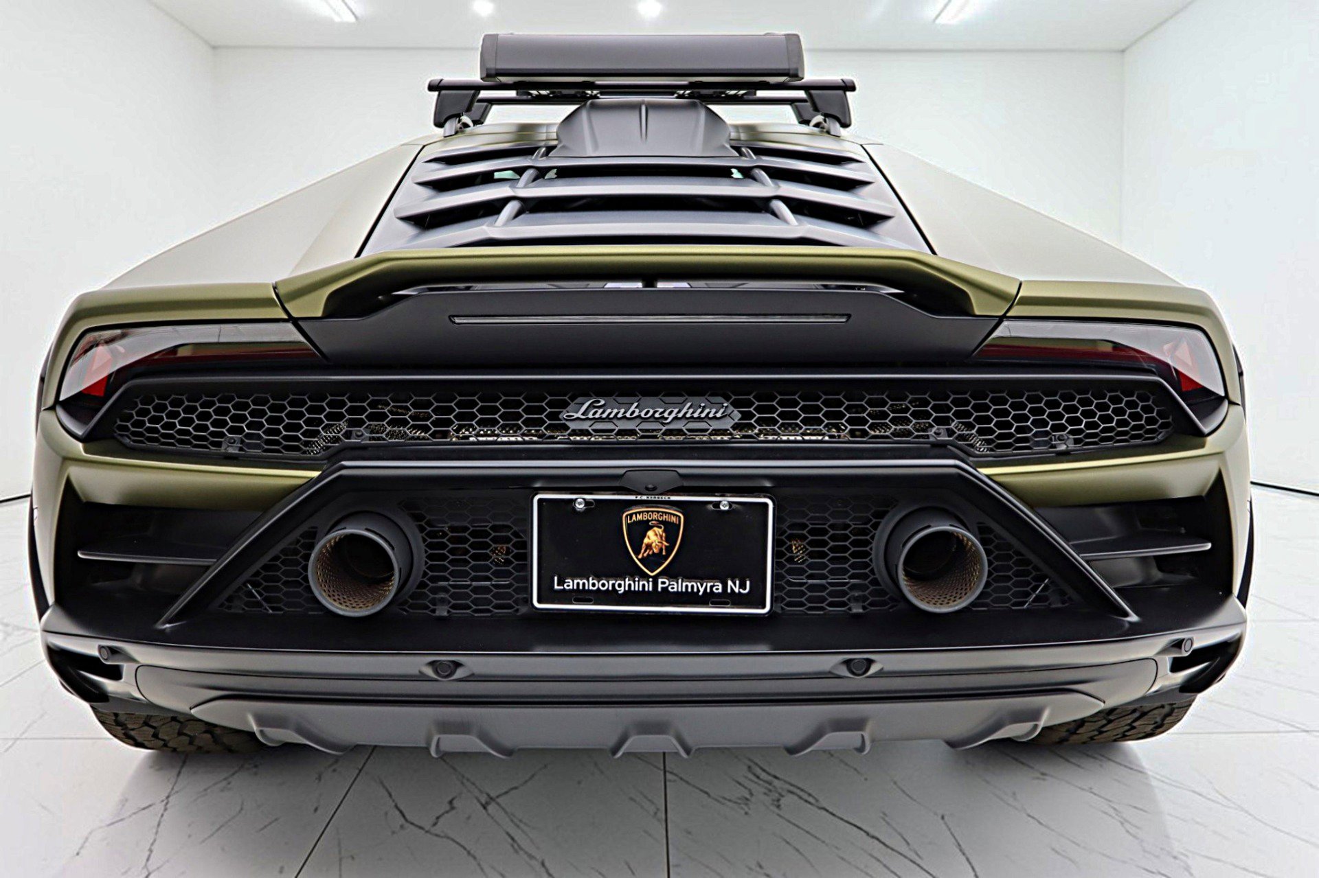 Used 2023 Lamborghini Huracan Sterrato image 17
