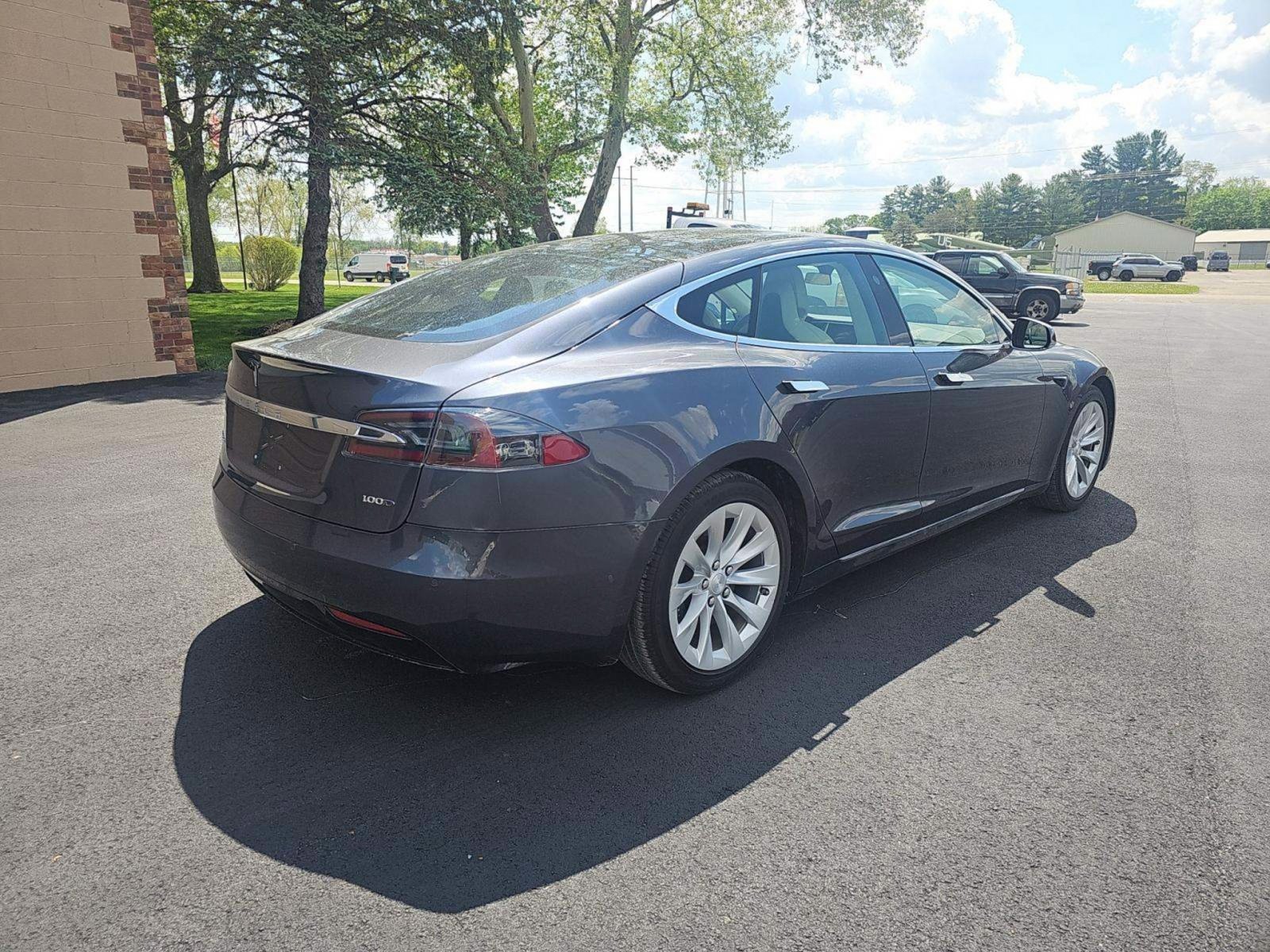 Used 2017 Tesla Model S 100D AWD/4WD image 3