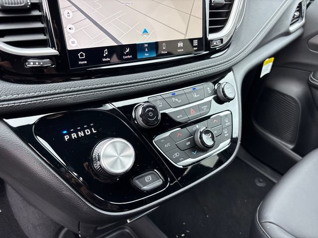 New 2027 Chrysler Pacifica Select w/ Family Tech Group FWD image 24