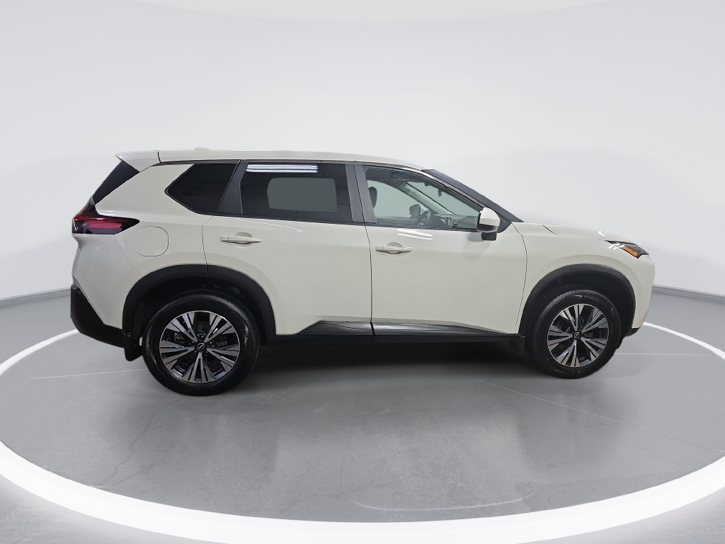 Used 2023 Nissan Rogue SV AWD/4WD image 2