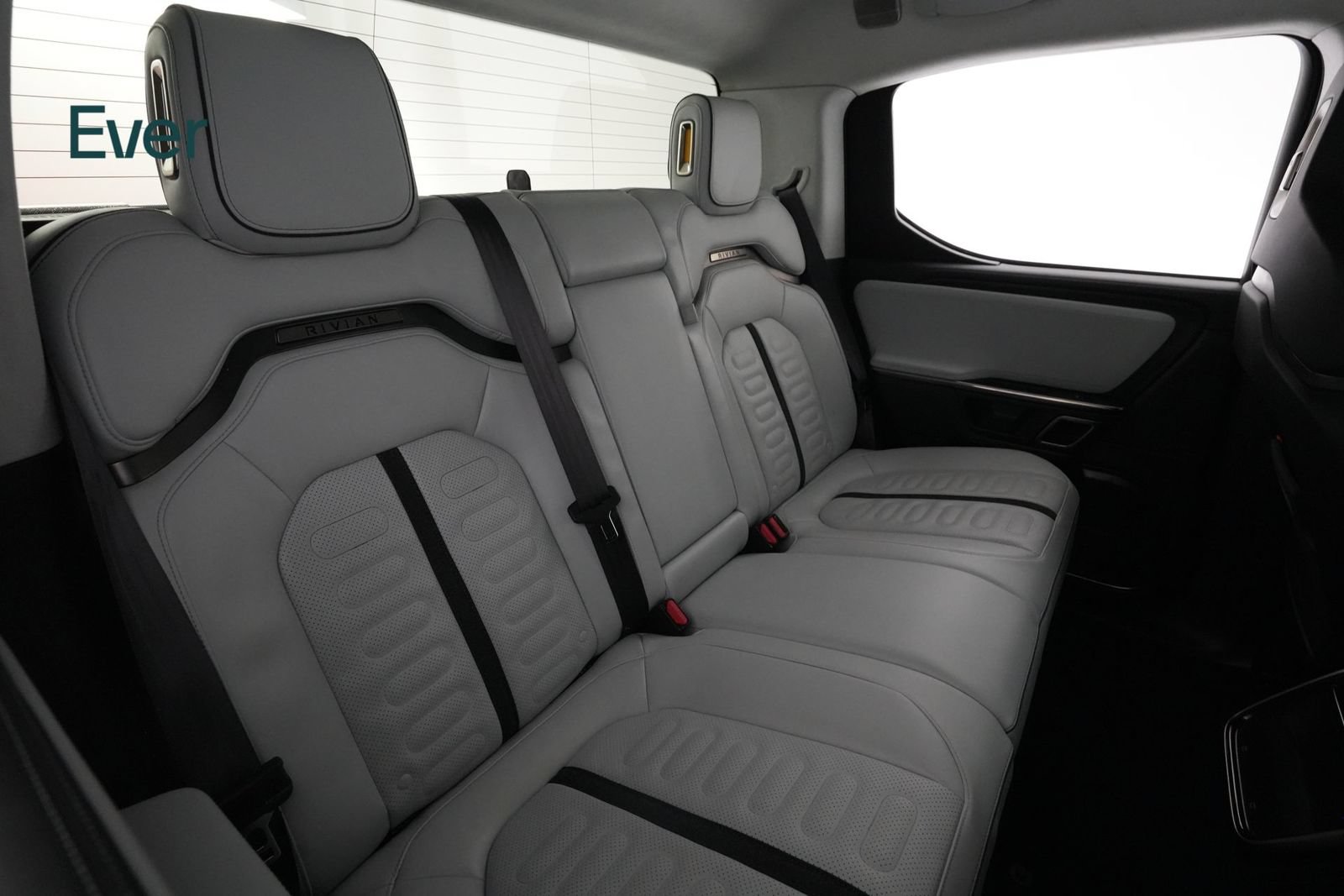 Used 2022 Rivian R1T Adventure AWD/4WD image 5