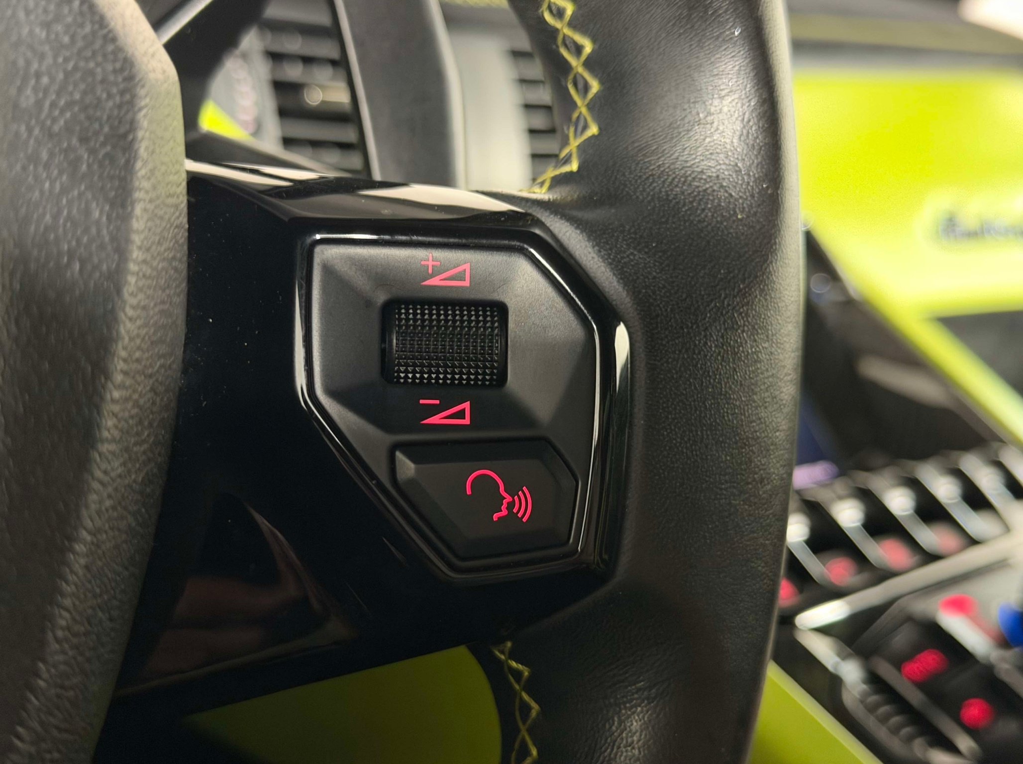 Used 2020 Lamborghini Aventador SVJ AWD/4WD image 42