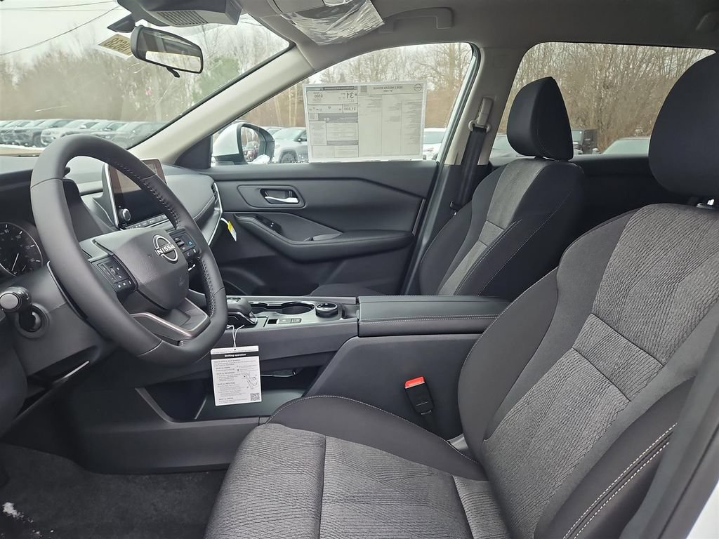 New 2026 Nissan Rogue SV w/ Cold Weather Package AWD/4WD image 8