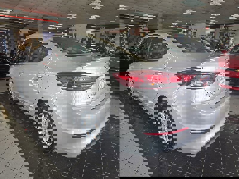 Used 2017 Hyundai Elantra SE image 6