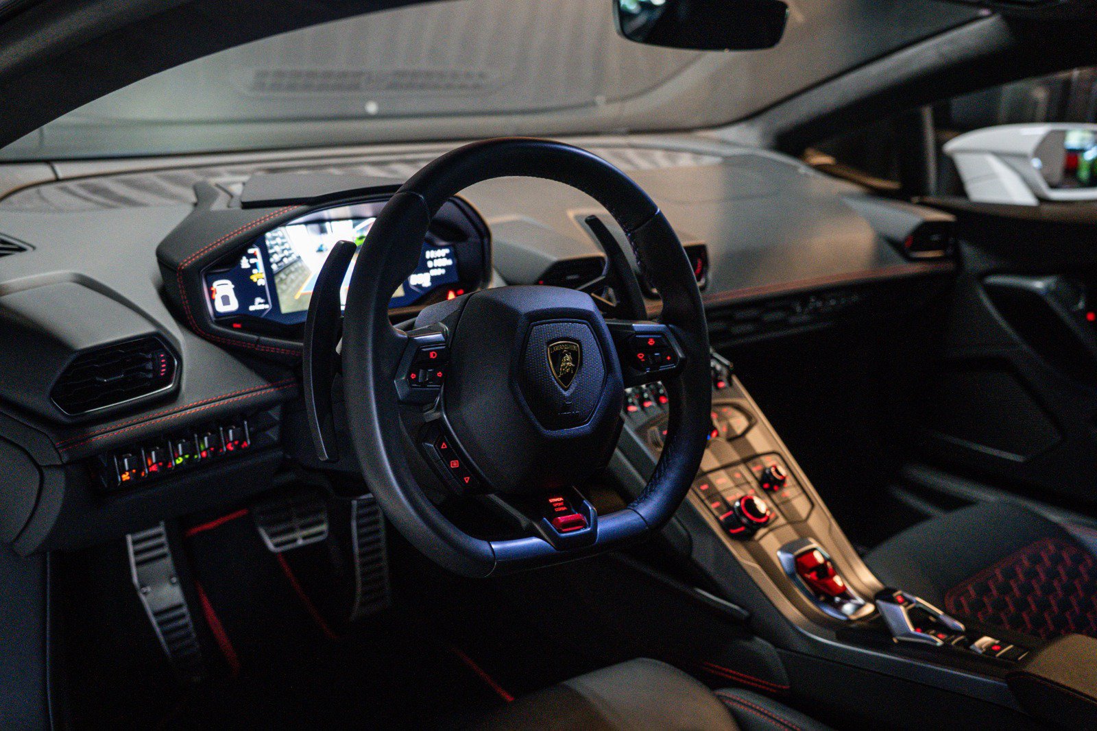 Used 2019 Lamborghini Huracan LP 580-2 RWD image 5