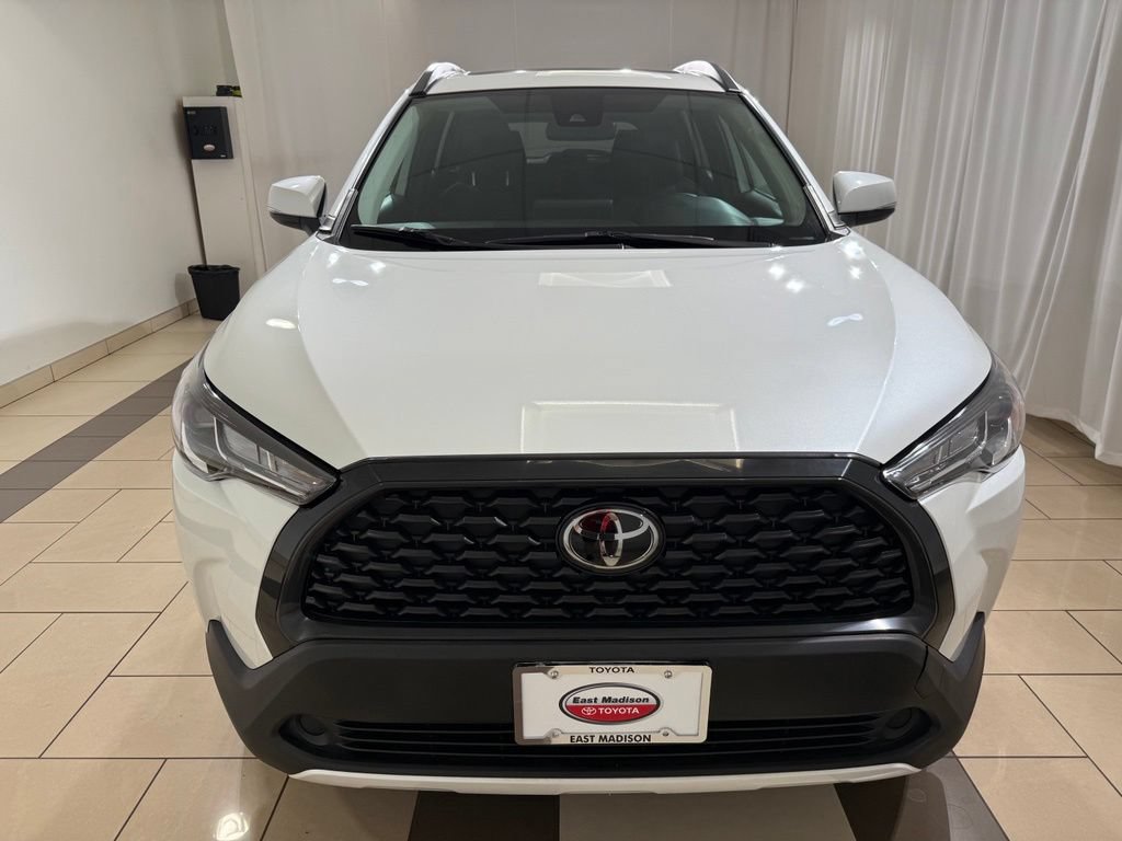Certified 2022 Toyota Corolla Cross LE w/ Moonroof Package AWD/4WD image 8