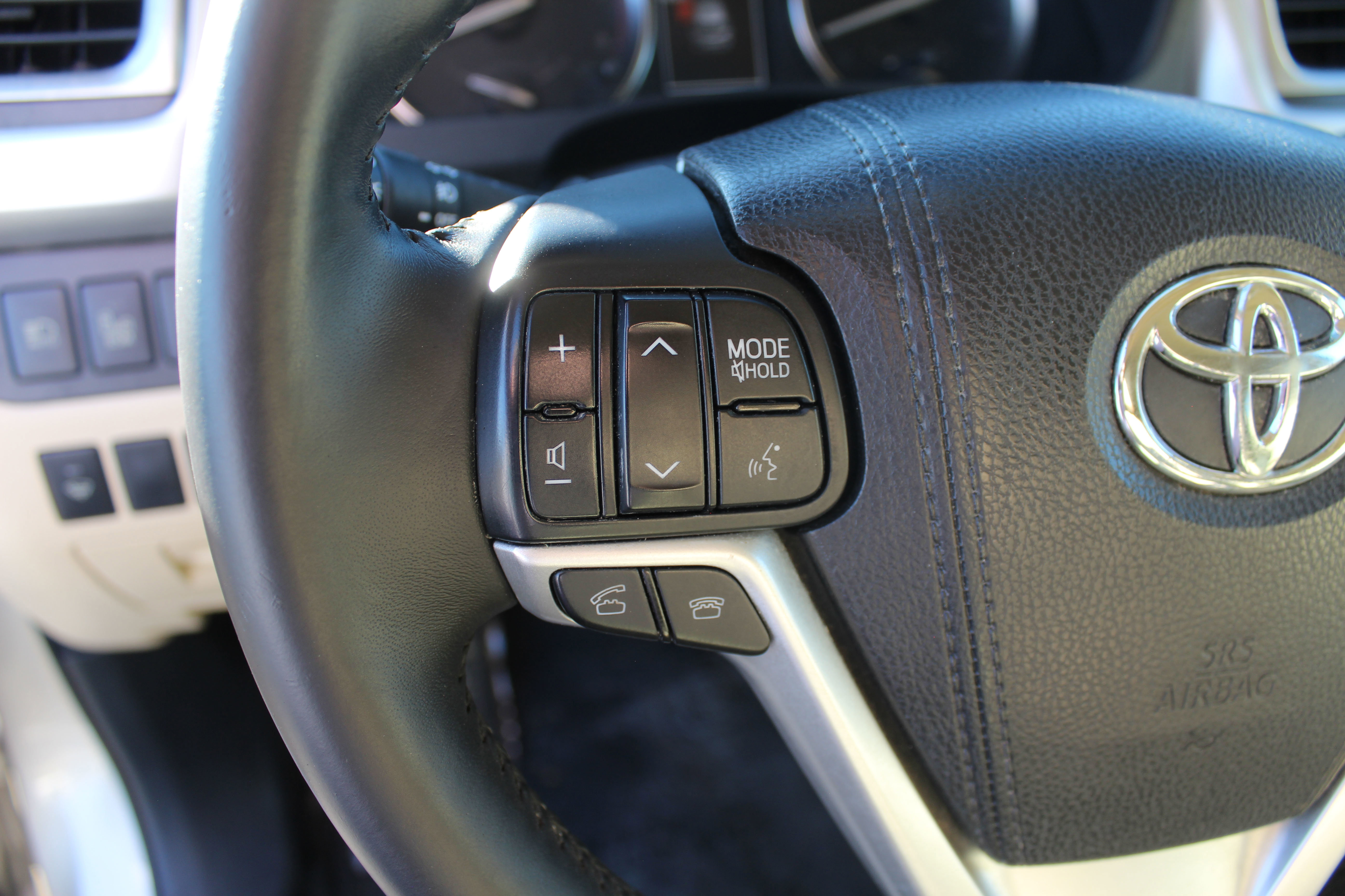 Used 2016 Toyota Highlander Limited image 24