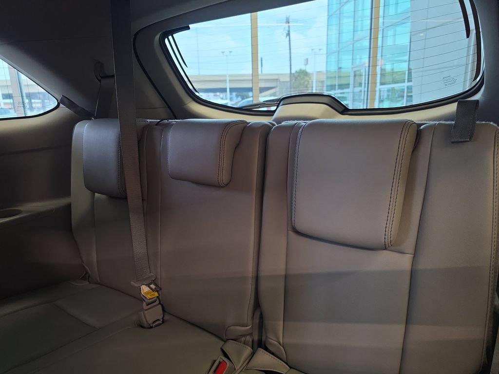 Used 2018 Toyota Highlander XLE FWD image 39