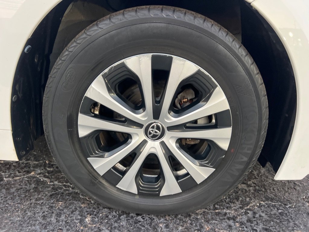 Used 2021 Toyota Corolla LE image 37