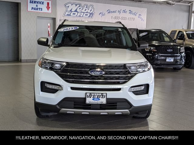 Used 2023 Ford Explorer XLT AWD/4WD image 3