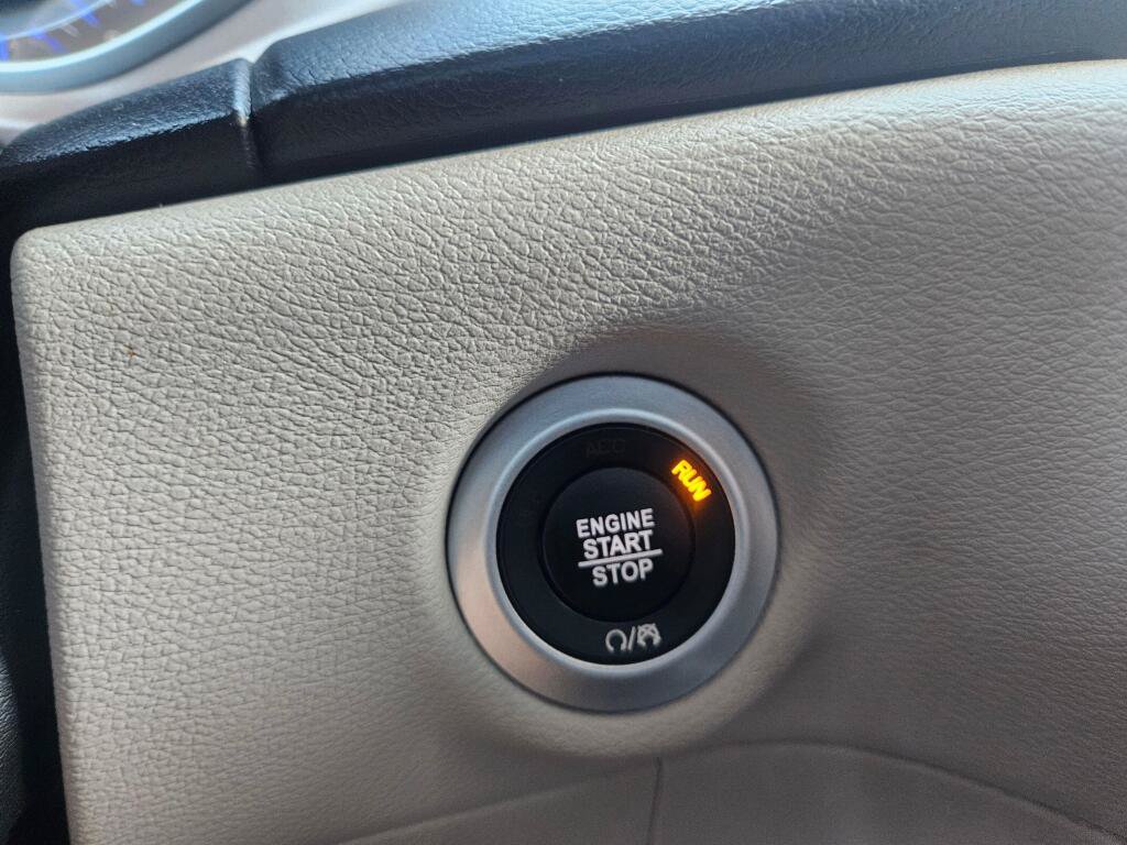 Used 2019 Chrysler Pacifica Touring-L FWD image 23