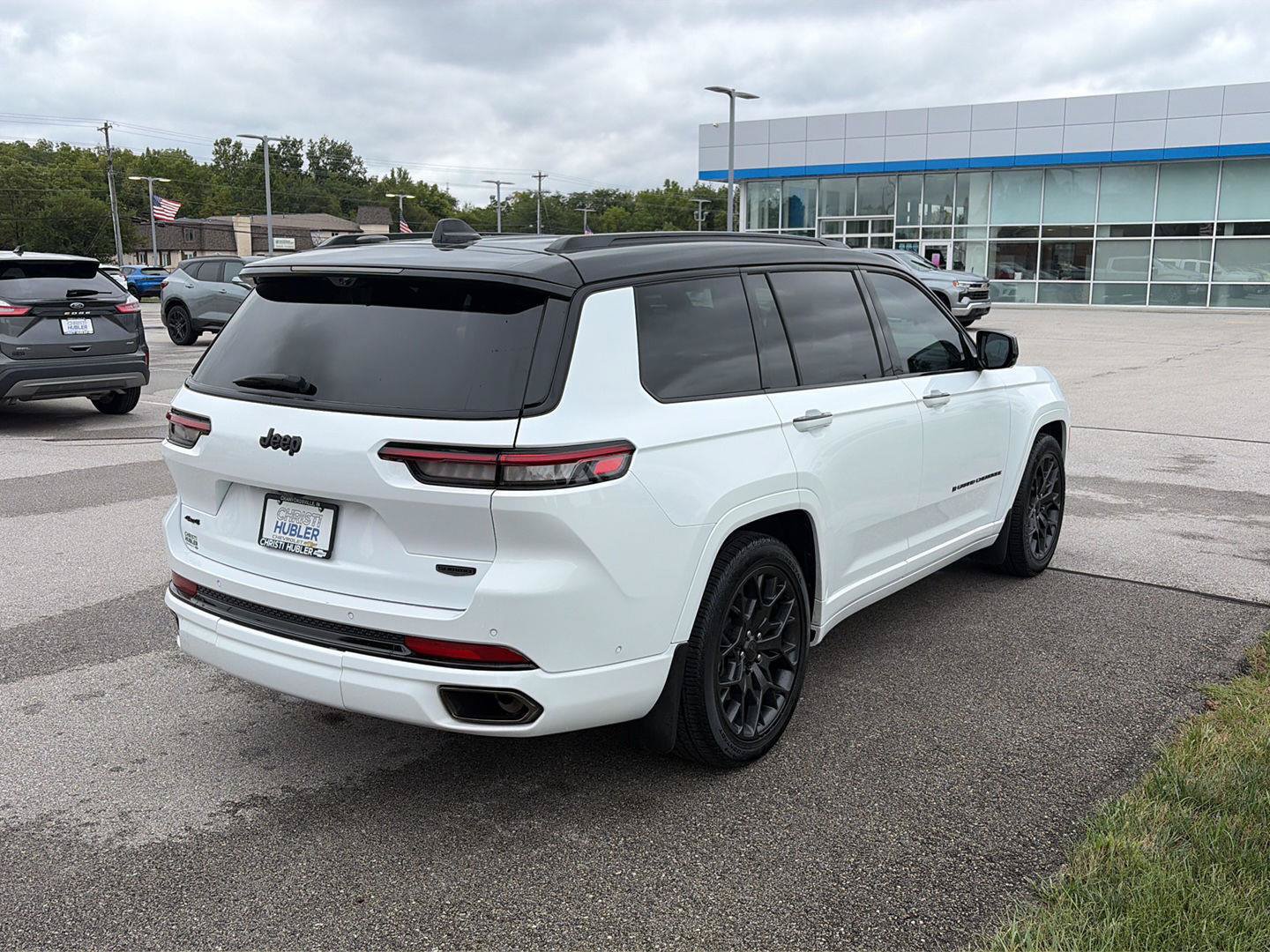 Used 2025 Jeep Grand Cherokee L Summit w/ Advanced Protech Group IV AWD/4WD image 5