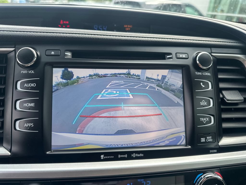 Used 2019 Toyota Highlander XLE FWD image 20